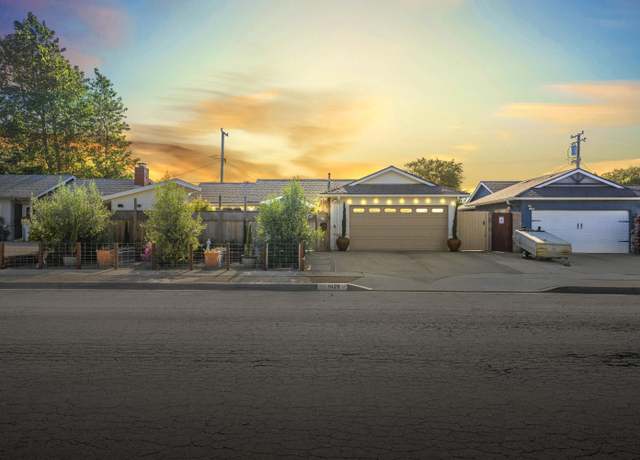 Property at 1029 N Poppy St, Lompoc, CA 93436, 3 beds, 3 baths