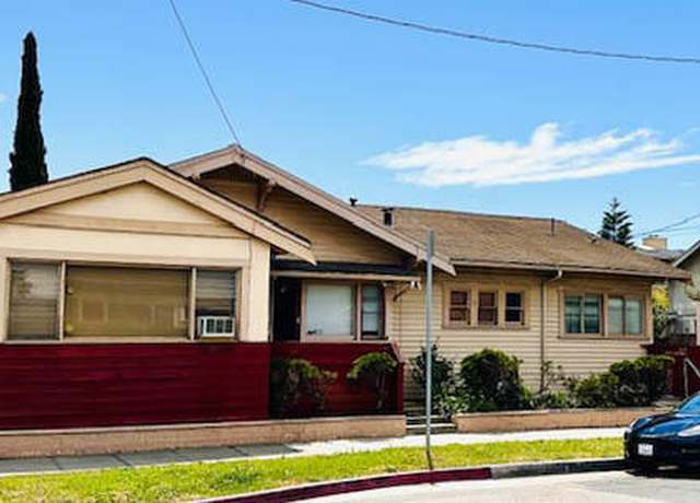 Property at 1035 De la Vina St, Santa Barbara, CA 93101, 3 beds, 2.5 baths