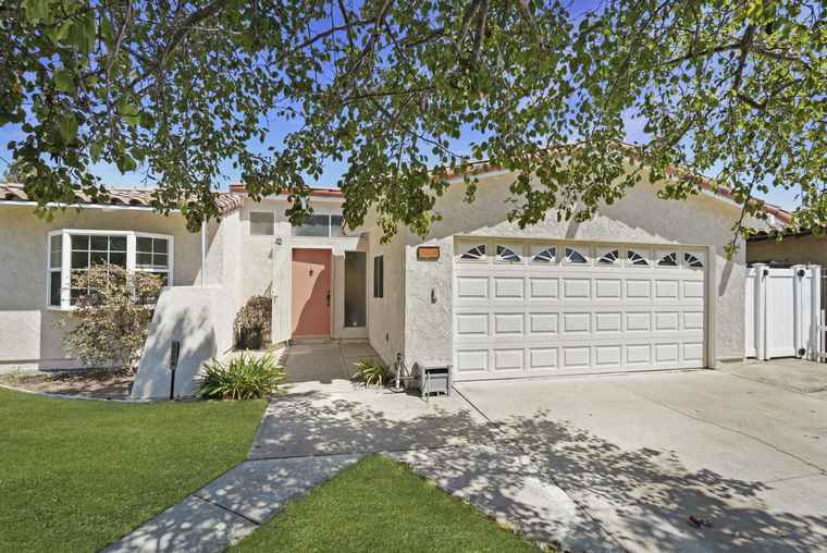 Photo of 5004 Alvarado Rd Carpinteria, CA 93013