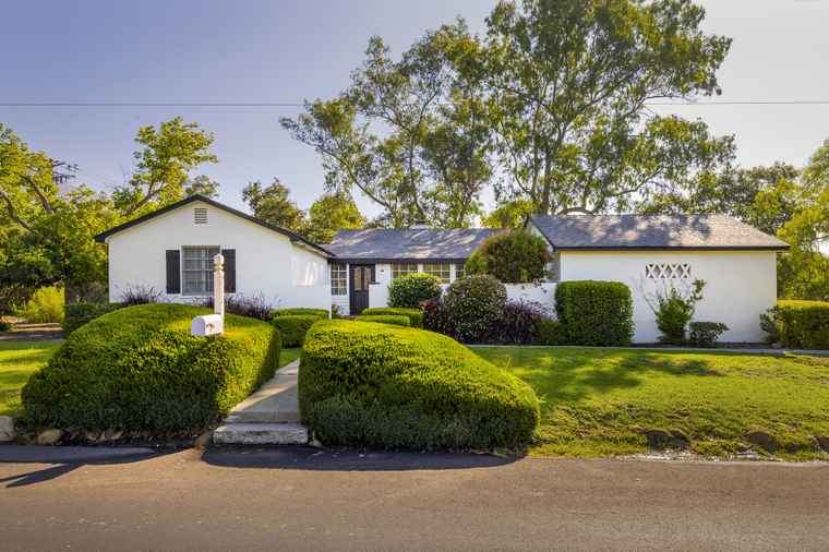 Photo of 212 Foothill Rd Ojai, CA 93023
