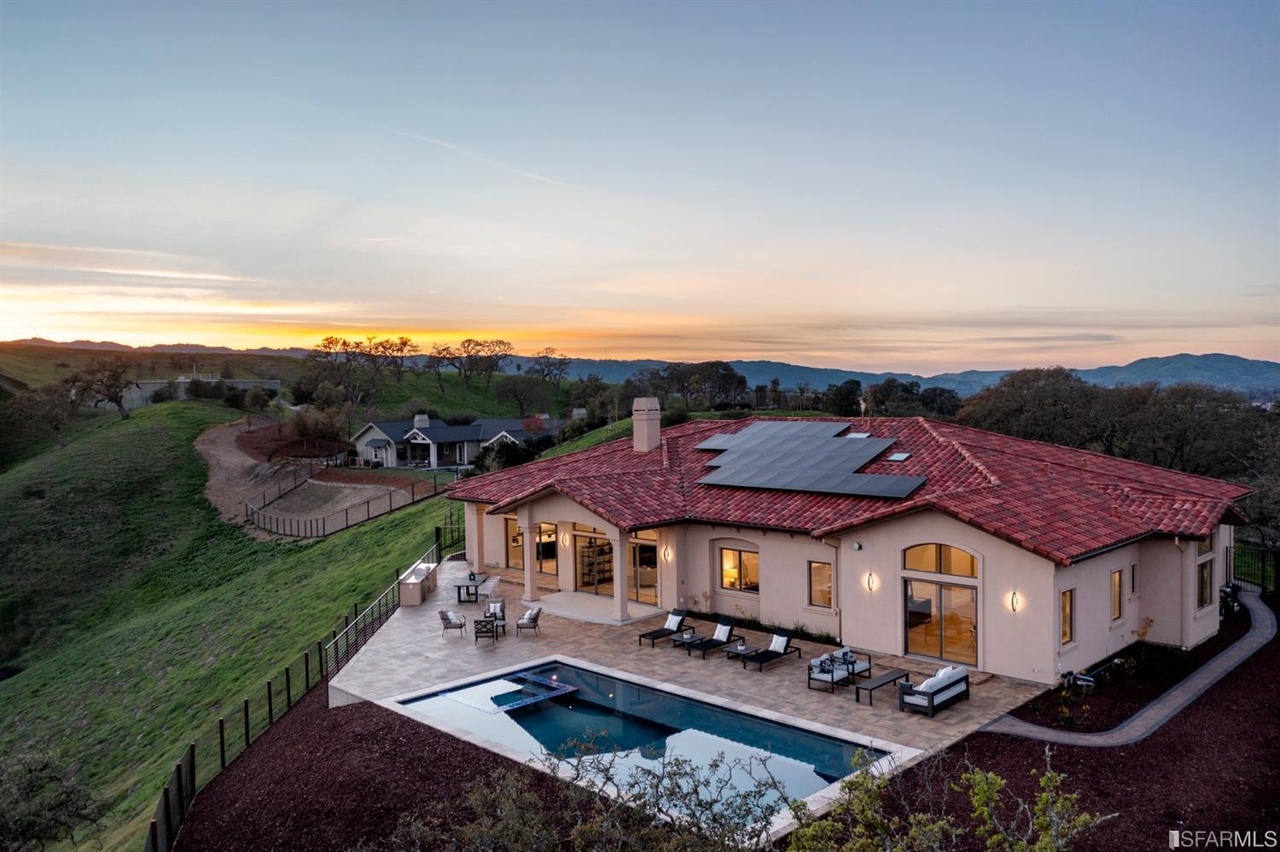 5 Winding Oaks