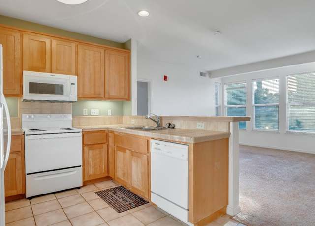Property at 655 12th St #220, Oakland, CA 94607, 2 beds, 2 baths