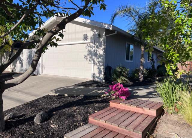 Property at 139 Hall Ln, Walnut Creek, CA 94597, 2 beds, 3.5 baths