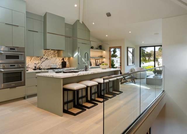 Property at 47 Worth St, San Francisco, CA 94114, 4 beds, 4 baths