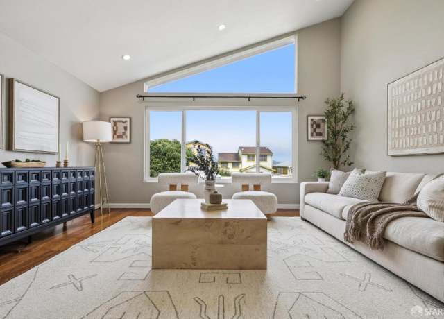 Property at 137 Penhurst Ct, Daly City, CA 94015, 3 beds, 3 baths