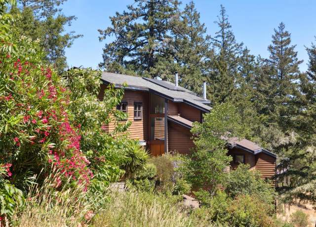 Property at 21540 Siri Rd, Guerneville, CA 95446, 3 beds, 2 baths