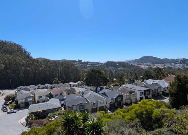 Property at 202 Oak Park Dr, San Francisco, CA 94131