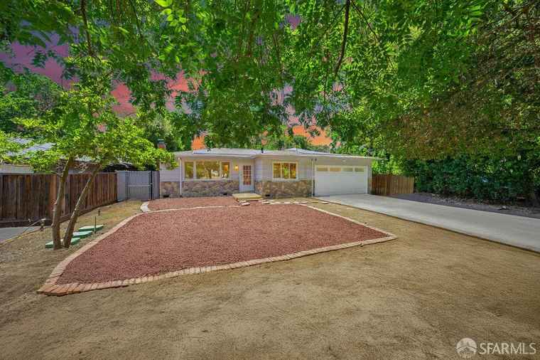 Photo of 1835 Clayton Way Concord, CA 94519