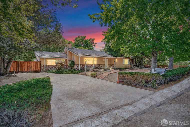 Photo of 130 Pleasant View Dr Pleasant Hill, CA 94523