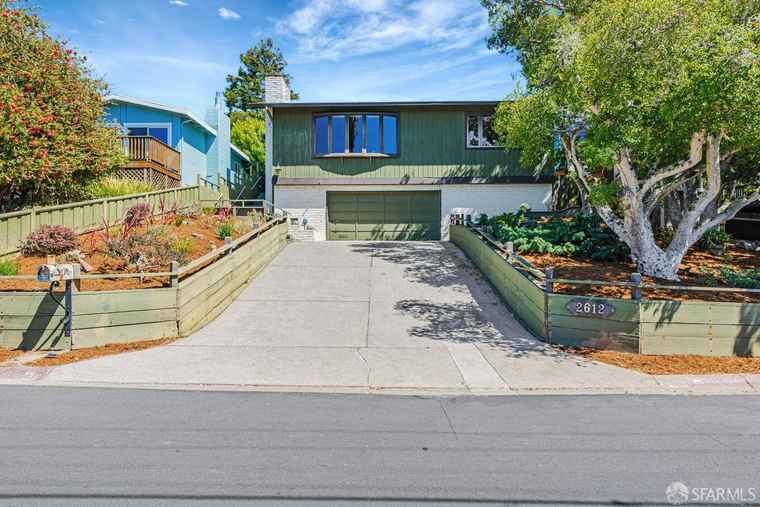 Photo of 2612 Lincoln Ave Belmont, CA 94002