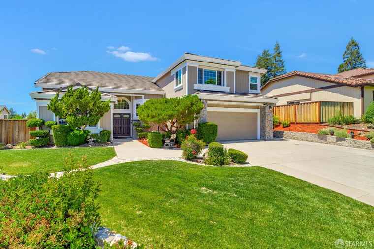 Photo of 10 Gold Poppy Ct Danville, CA 94526