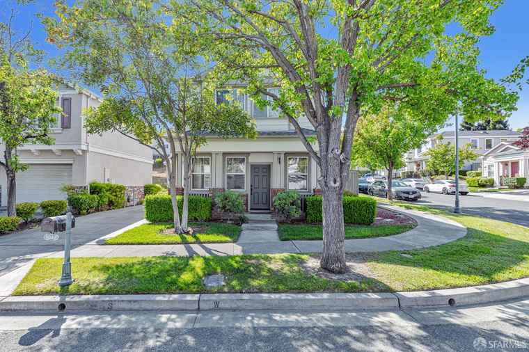Photo of 1027 Craftsman Dr Hercules, CA 94547