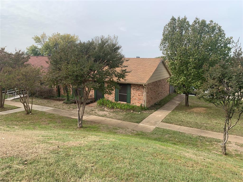 10 E Townhouse Ln, Grand Prairie, TX 75052 MLS 20210100 Redfin