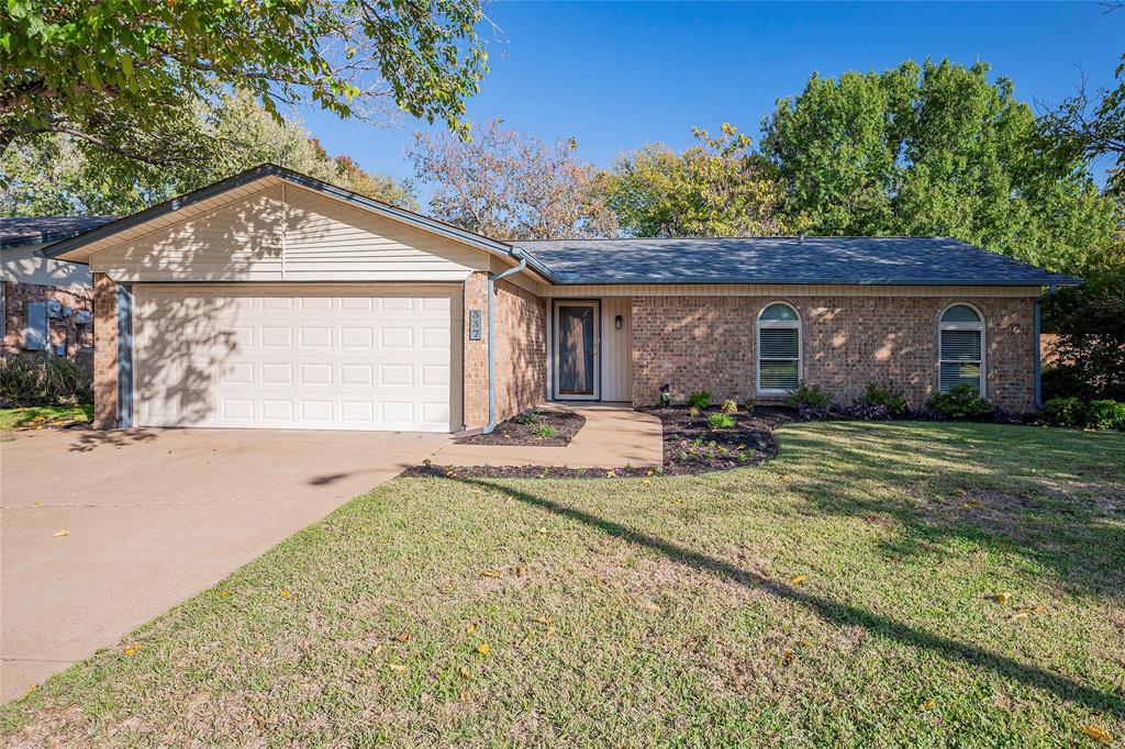 337 Navajo Dr, Keller, TX 76248 | MLS# 20476175 | Redfin