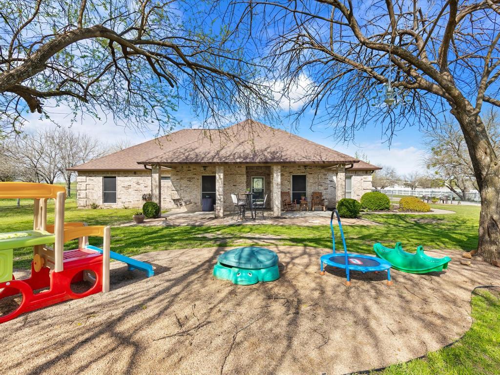 632 Gladness, Rhome, TX 76078