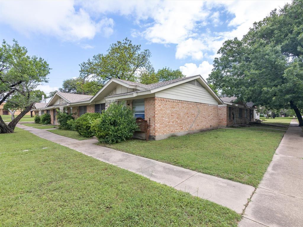 304 N Clay St, Ennis, TX 75119 | MLS# 20317940 | Redfin