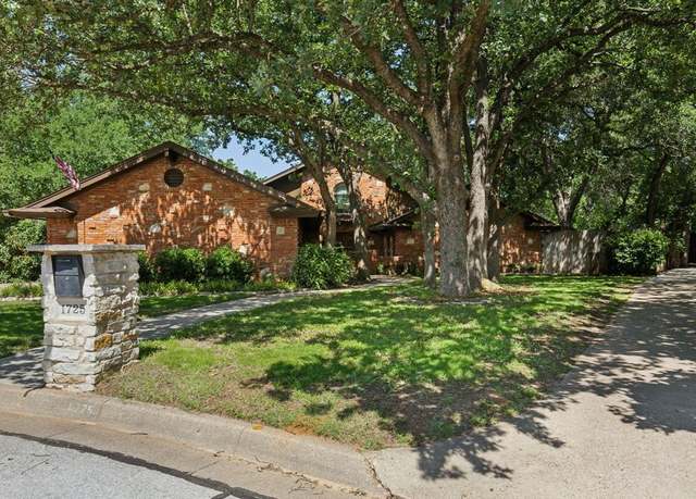 Property at 1725 Preston Hollow Ct, Arlington, TX 76012, 3 beds, 3 baths
