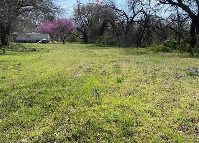 Property at 802 Myrtle St, Gainesville, TX 76240