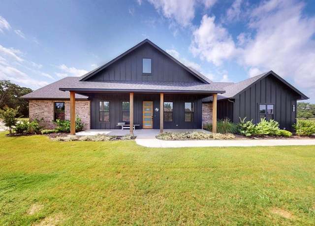 Property at 199 Graystone Dr, Weatherford, TX 76088, 4 beds, 2 baths