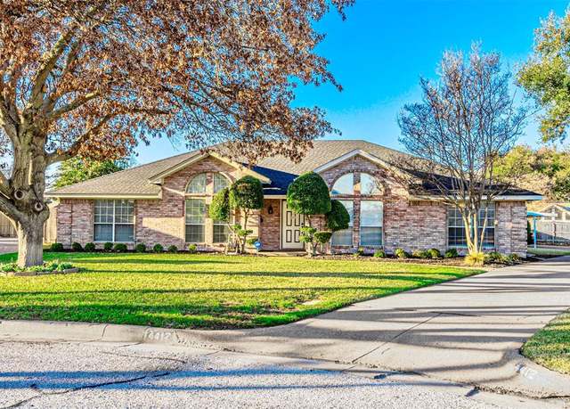 Property at 4412 Altamesa Blvd, Fort Worth, TX 76133, 5 beds, 2 baths