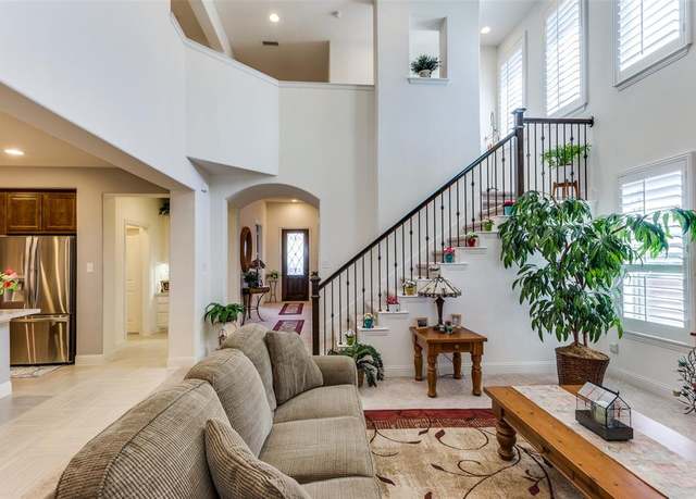 Property at 660 Mangrove Trl, Saginaw, TX 76131, 4 beds, 3 baths