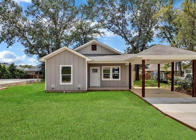 Property at 240 Elm St, Winona, TX 75792, 3 beds, 2 baths