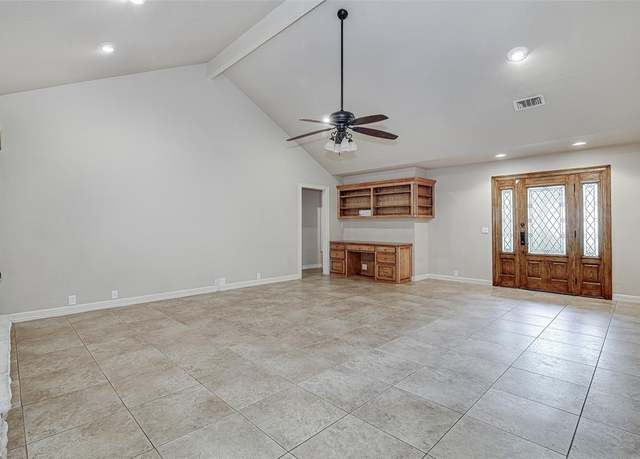 Property at 6109 Rayburn Ct, Fort Worth, TX 76133, 3 beds, 2 baths