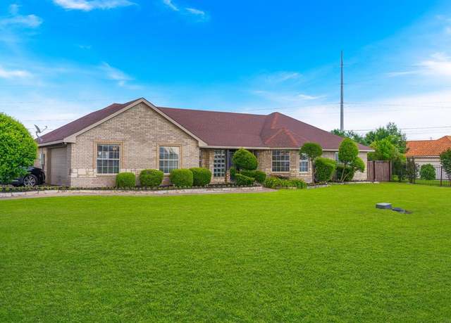 Property at 2035 Sunny Cir, Rockwall, TX 75032, 5 beds, 2 baths