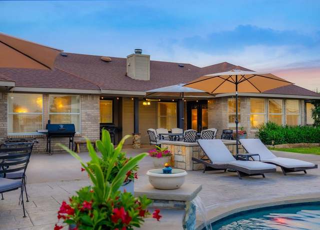 Property at 2035 Sunny Cir, Rockwall, TX 75032, 5 beds, 2 baths
