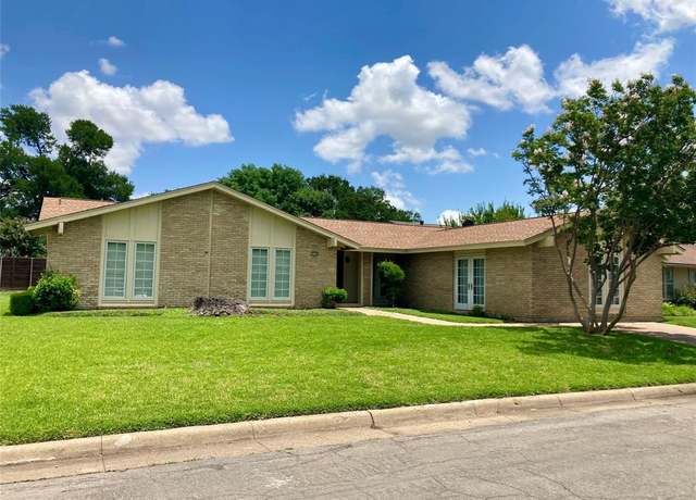 Property at 15745 Havenrock Cir, Dallas, TX 75248, 4 beds, 2.5 baths