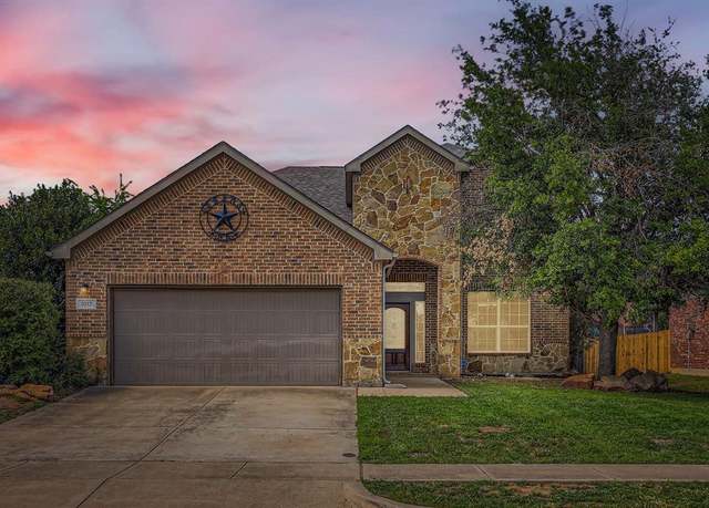 Property at 1017 Oarlock Dr, Crowley, TX 76036, 4 beds, 3.5 baths
