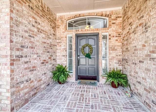 Property at 3810 Shady Meadow Dr, Grapevine, TX 76051, 4 beds, 2.5 baths