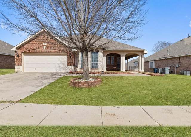 Property at 18 Lucas Ln, Edgecliff Village, TX 76134, 3 beds, 2 baths