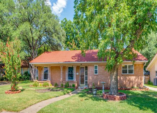 Property at 4001 Sunnydale Dr, Benbrook, TX 76116, 4 beds, 2.5 baths