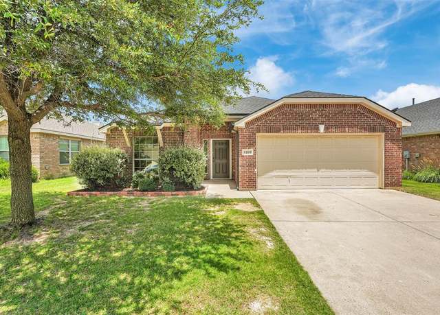 Property at 8109 Tierra Del Sol Rd, Arlington, TX 76002, 4 beds, 2 baths
