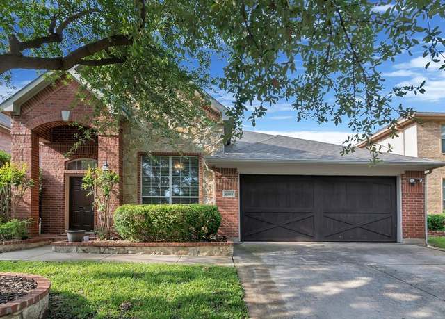 Property at 4948 Paddock Dr, Fort Worth, TX 76244, 3 beds, 2 baths