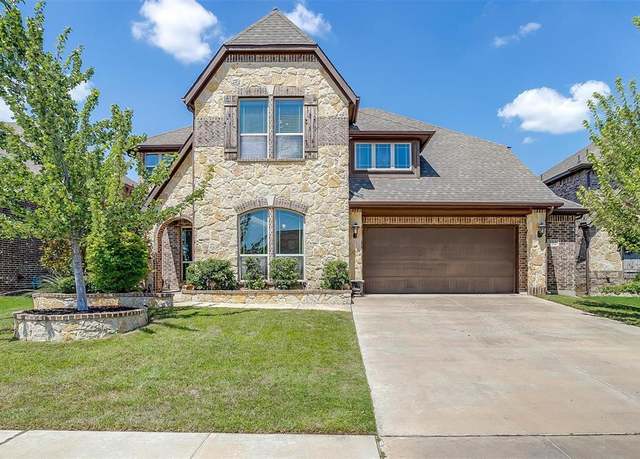 Property at 232 Chimney Rock Rd, Burleson, TX 76028, 5 beds, 3.5 baths