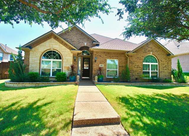 Property at 404 Rainier St, Desoto, TX 75115, 4 beds, 2.5 baths
