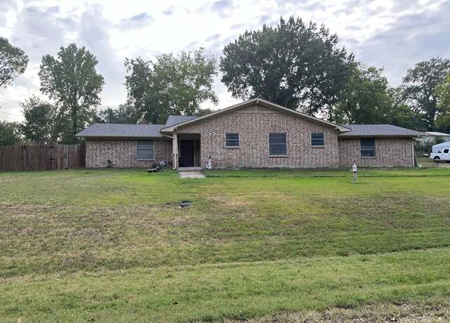 Property at 701 N Saline St, Grand Saline, TX 75140, 3 beds, 2 baths