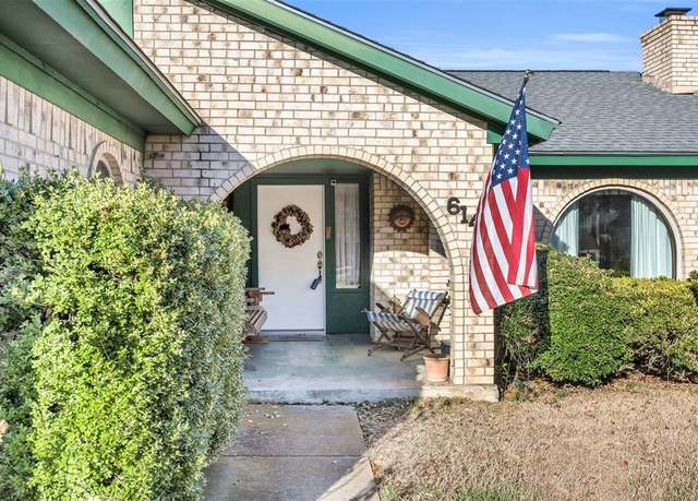 Property at 614 Raintree Ct, Arlington, TX 76012, 3 beds, 2 baths