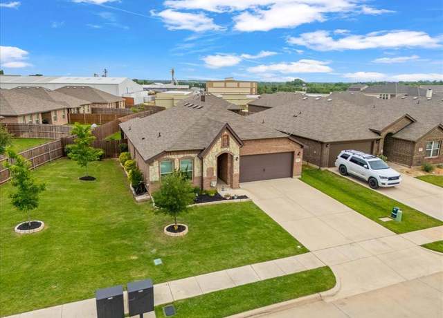 Property at 609 Autumn Ave, Justin, TX 76247, 3 beds, 2 baths