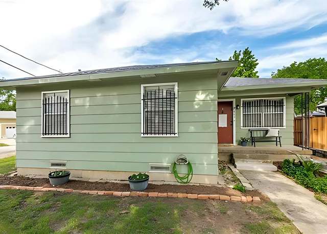 Property at 803 Oak St, Mckinney, TX 75069, 3 beds, 1.5 baths