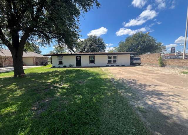 Property at 2605 Hillcrest Ave, Greenville, TX 75402, 3 beds, 2 baths