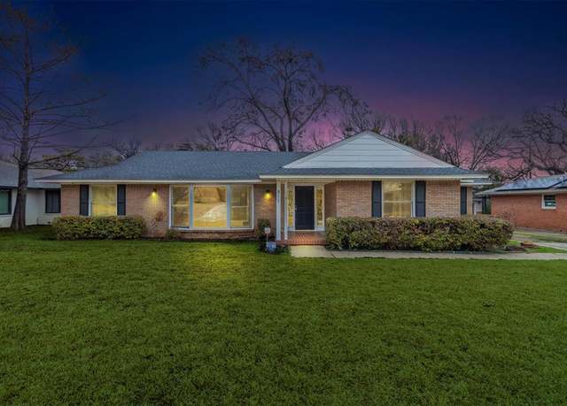 Property at 811 Knott Pl, Dallas, TX 75208, 2 beds, 2 baths