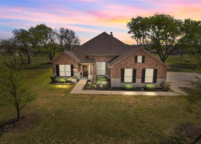 Property at 7912 Grassland Dr, Godley, TX 76044, 4 beds, 3 baths