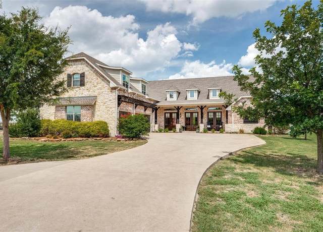 Property at 3437 N Preston Lakes Dr, Celina, TX 75009, 4 beds, 4.5 baths