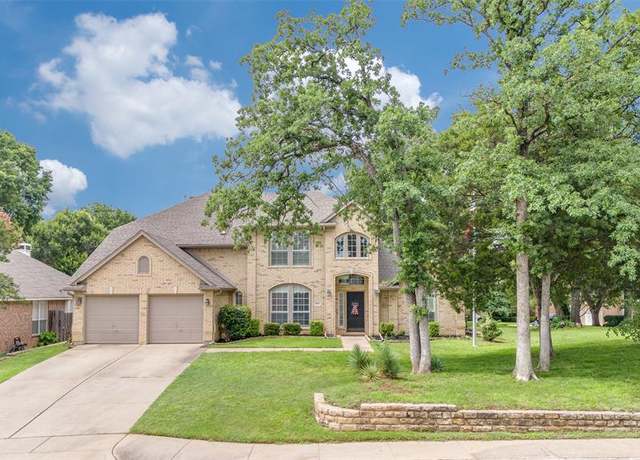 Property at 2804 Stonehurst Dr, Grapevine, TX 76051, 4 beds, 3.5 baths