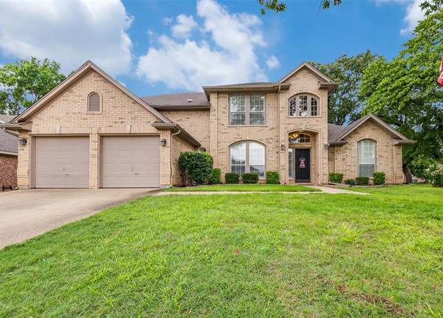 Property at 2804 Stonehurst Dr, Grapevine, TX 76051, 4 beds, 3.5 baths