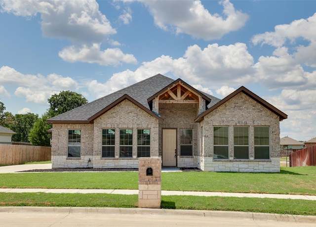 Property at 1601 Sea Breeze Ct, Azle, TX 76020, 3 beds, 3 baths