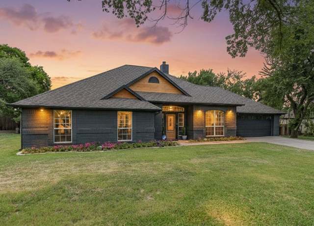 Property at 819 Norton St, Weatherford, TX 76086, 4 beds, 2 baths